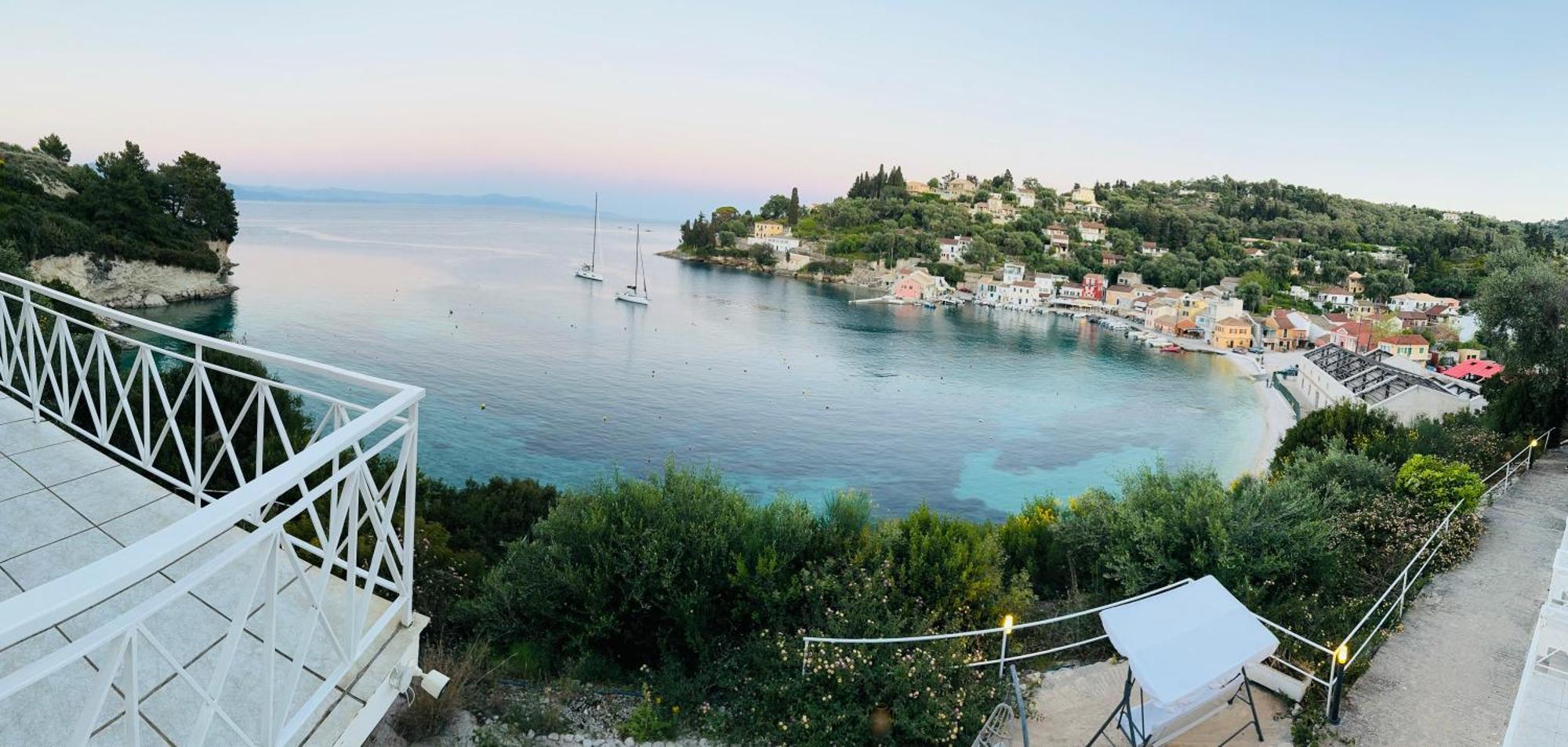 Aronis Spyros Panoramic Seaview Apartments Longos  Exterior photo