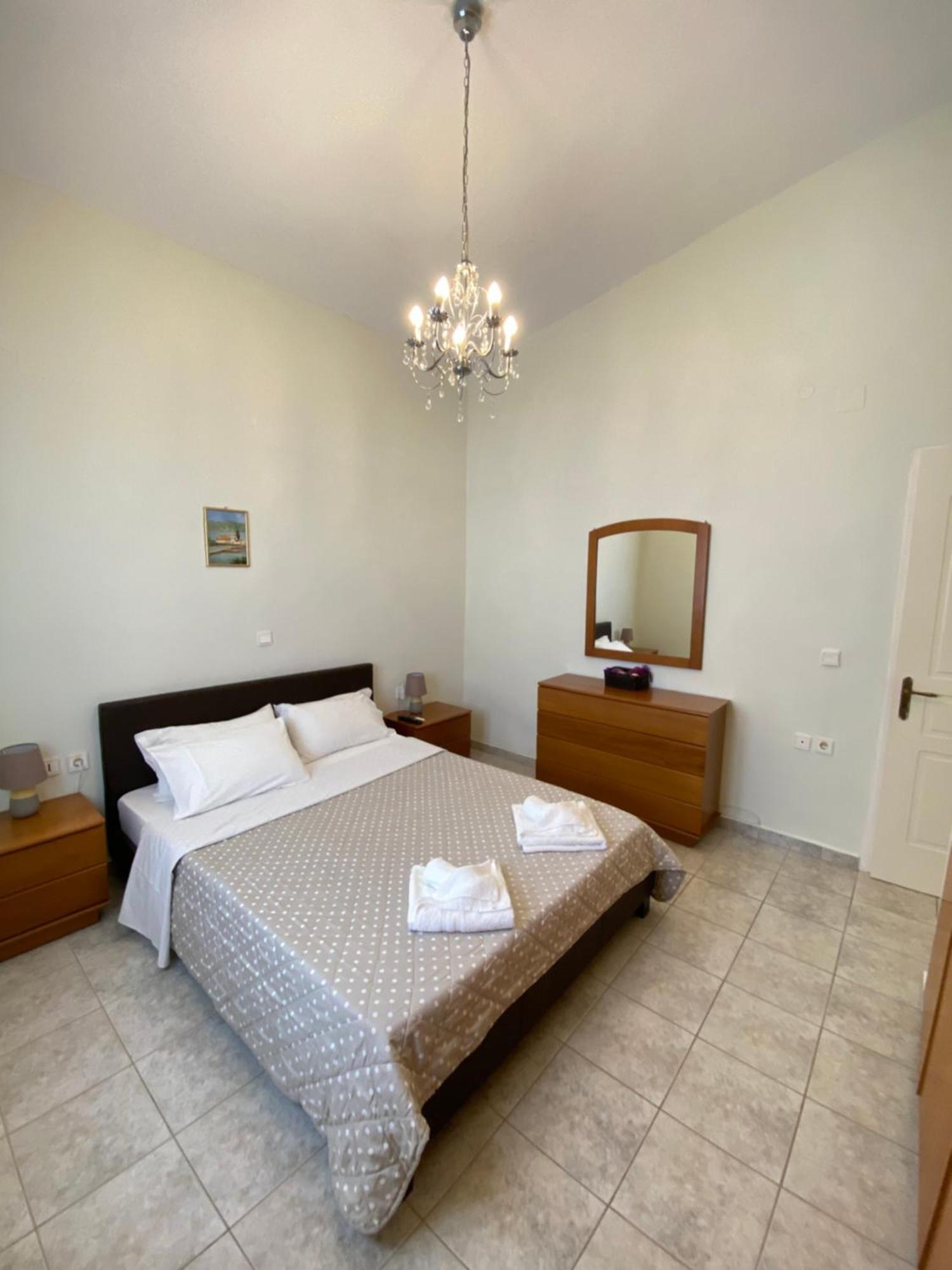 Aronis Spyros Panoramic Seaview Apartments Longos  Room photo