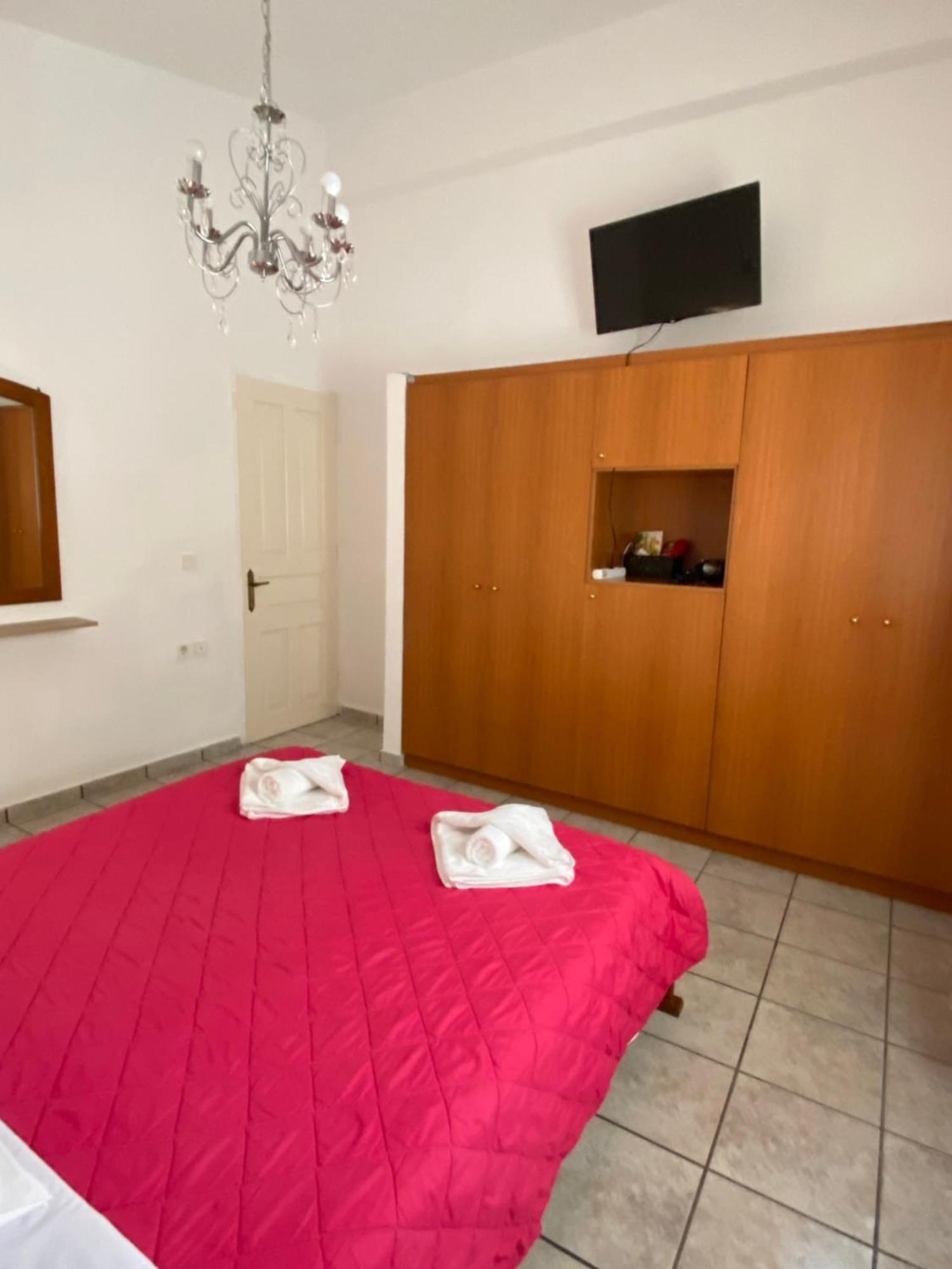 Aronis Spyros Panoramic Seaview Apartments Longos  Room photo