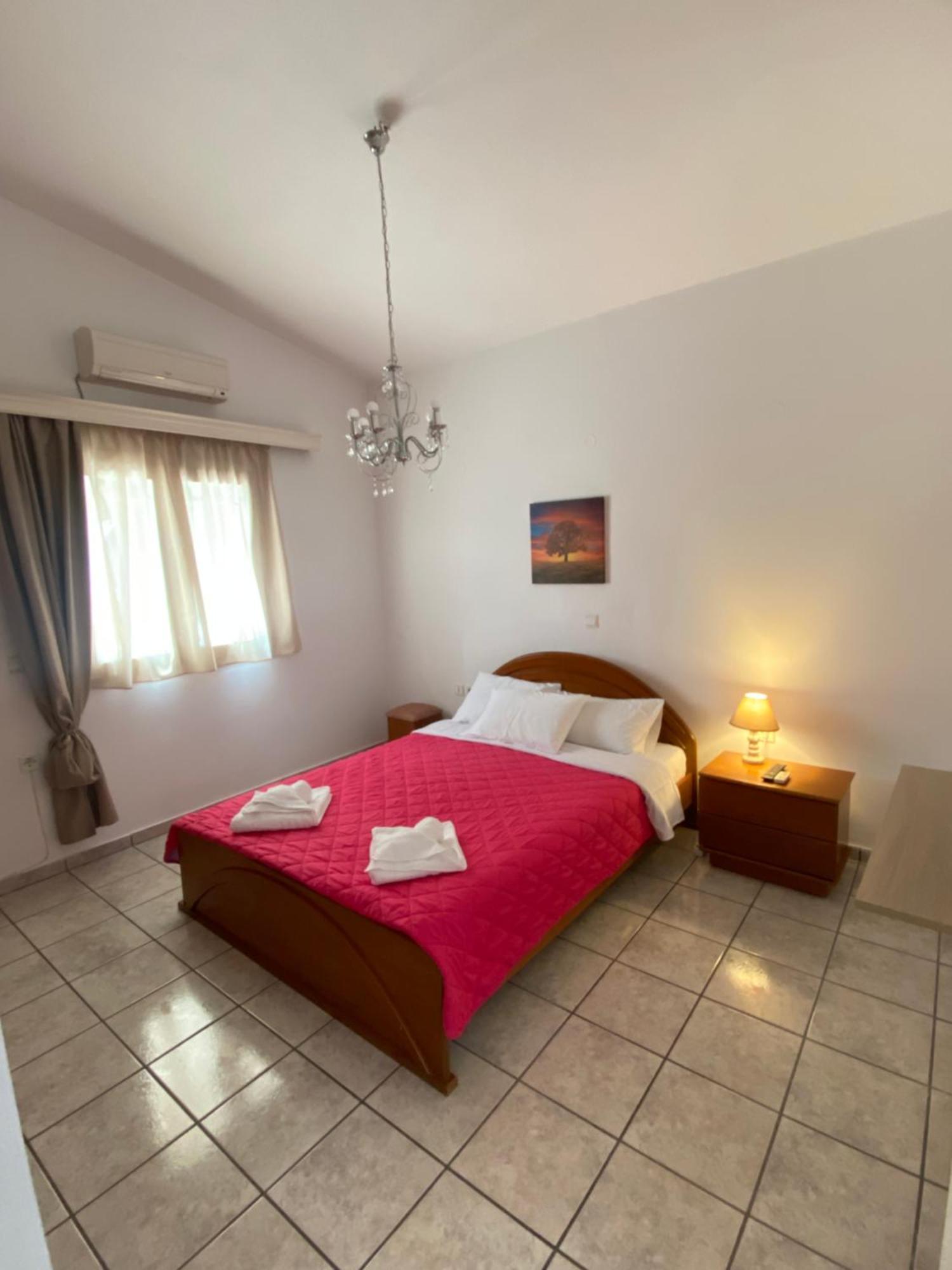 Aronis Spyros Panoramic Seaview Apartments Longos  Room photo