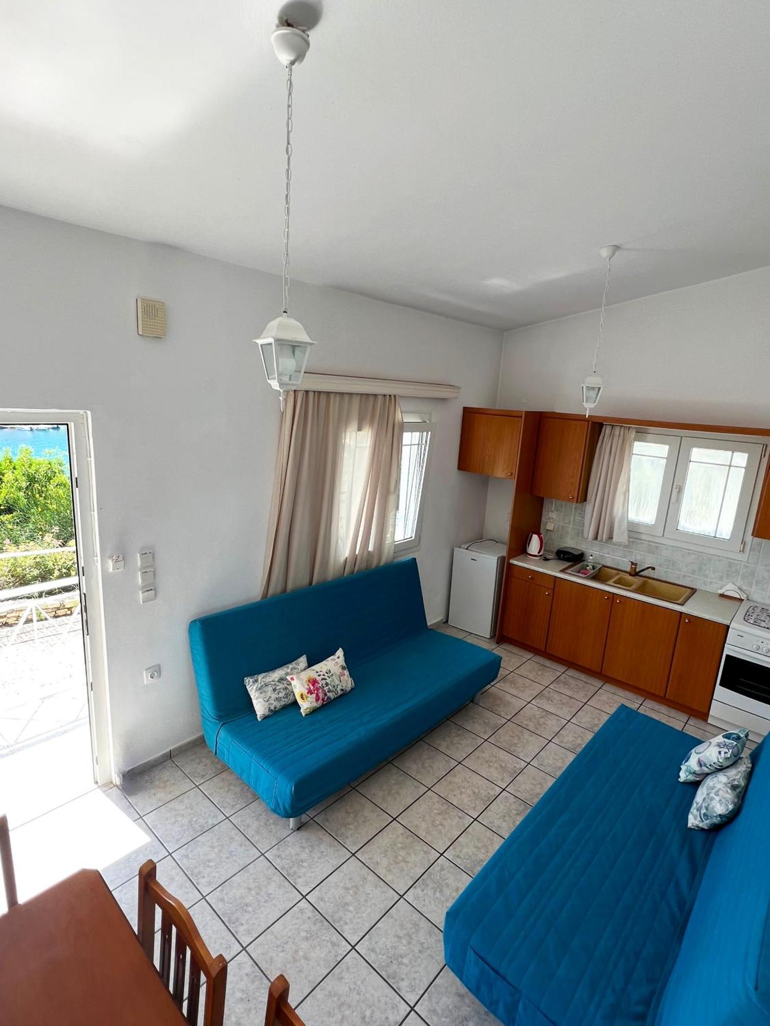 Aronis Spyros Panoramic Seaview Apartments Longos  Room photo