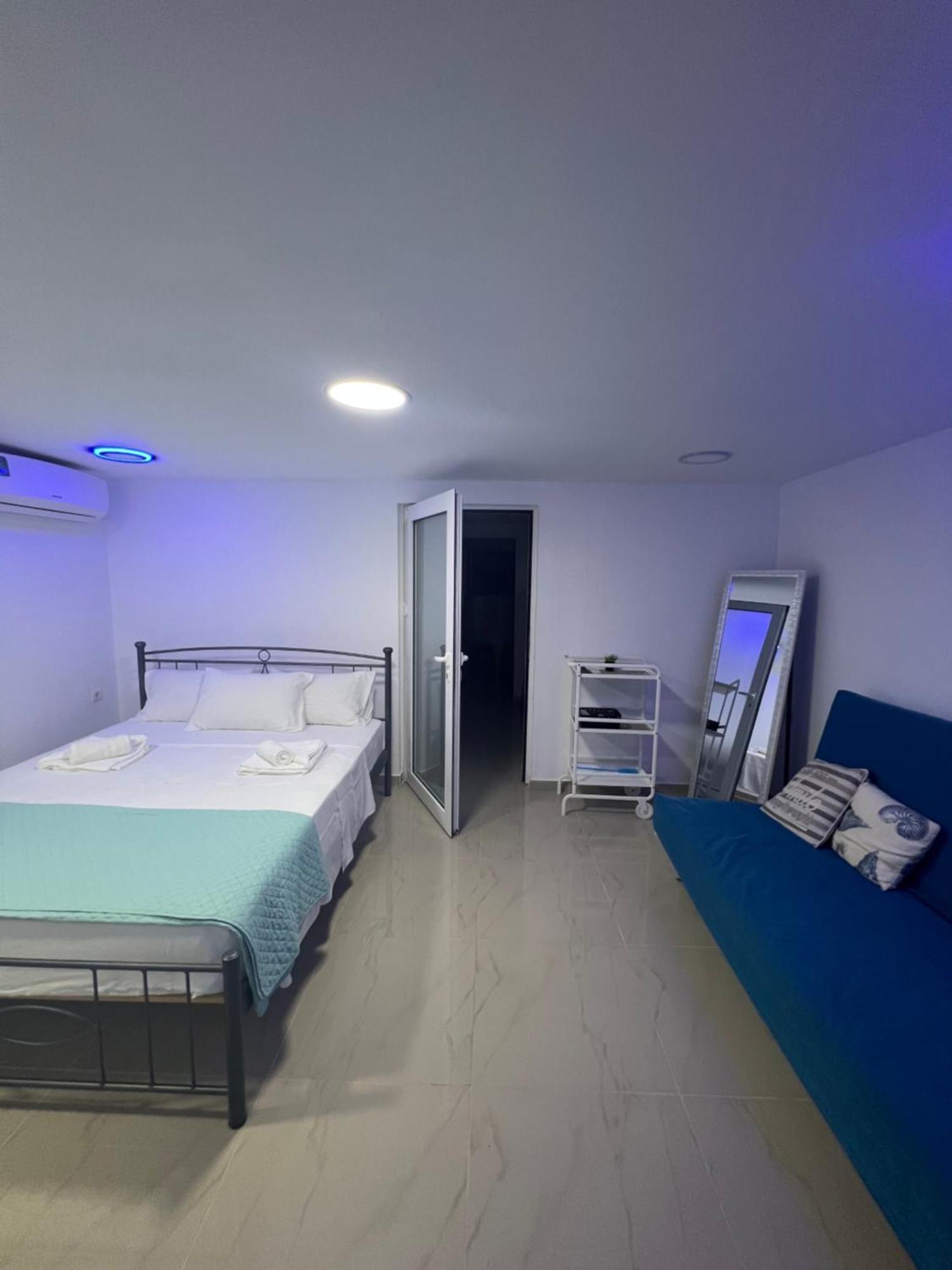 Aronis Spyros Panoramic Seaview Apartments Longos  Room photo